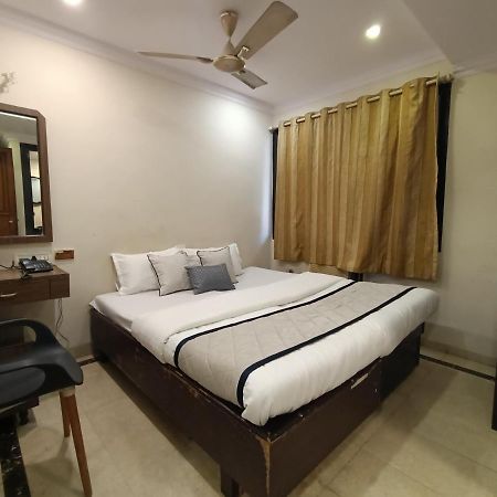 Hotel Highway Inn Andheri East Bombaim Exterior foto