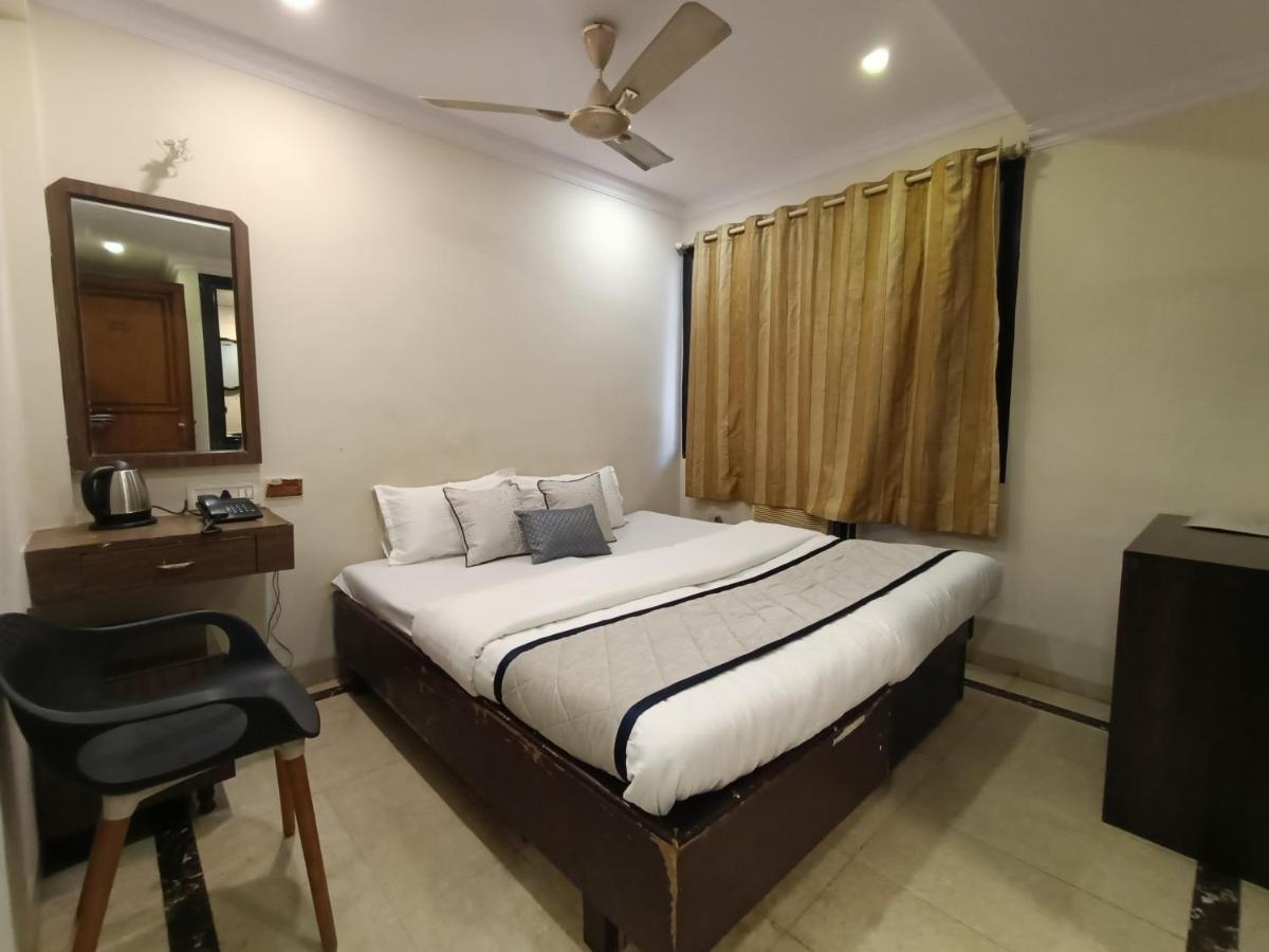 Hotel Highway Inn Andheri East Bombaim Exterior foto