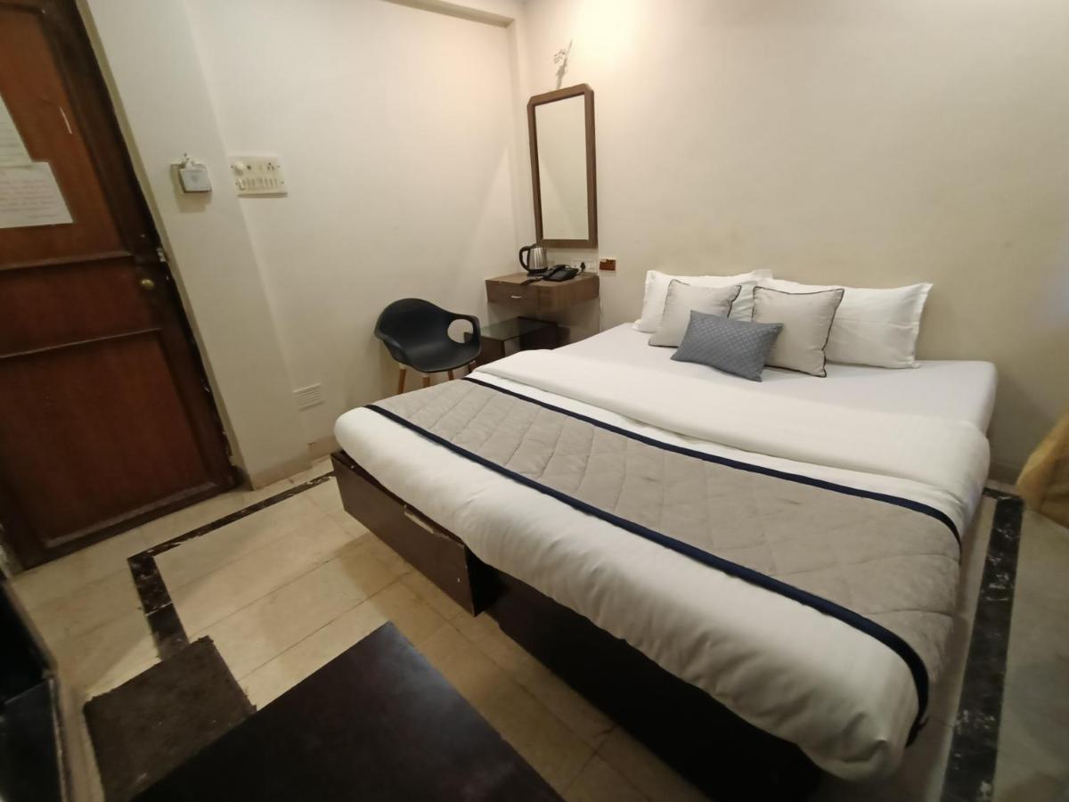 Hotel Highway Inn Andheri East Bombaim Exterior foto