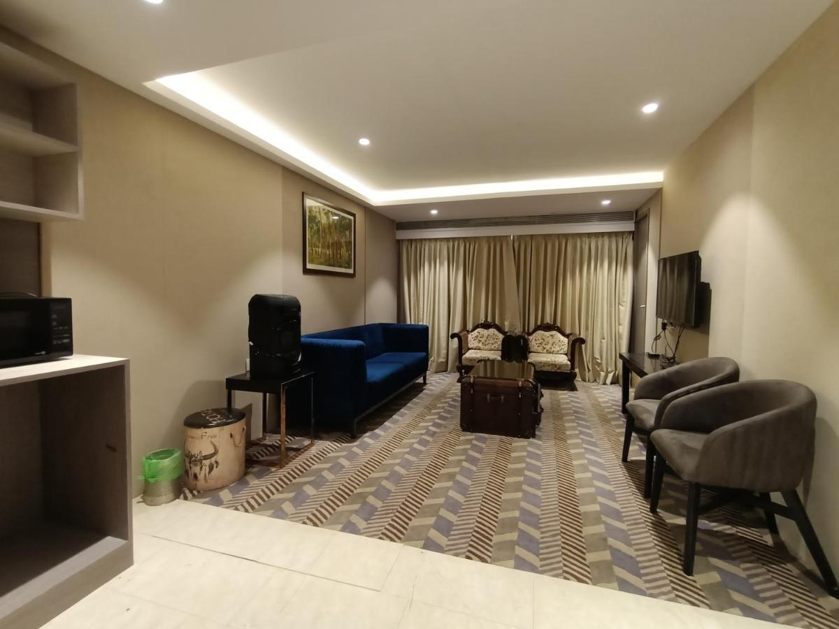 Hotel Highway Inn Andheri East Bombaim Exterior foto