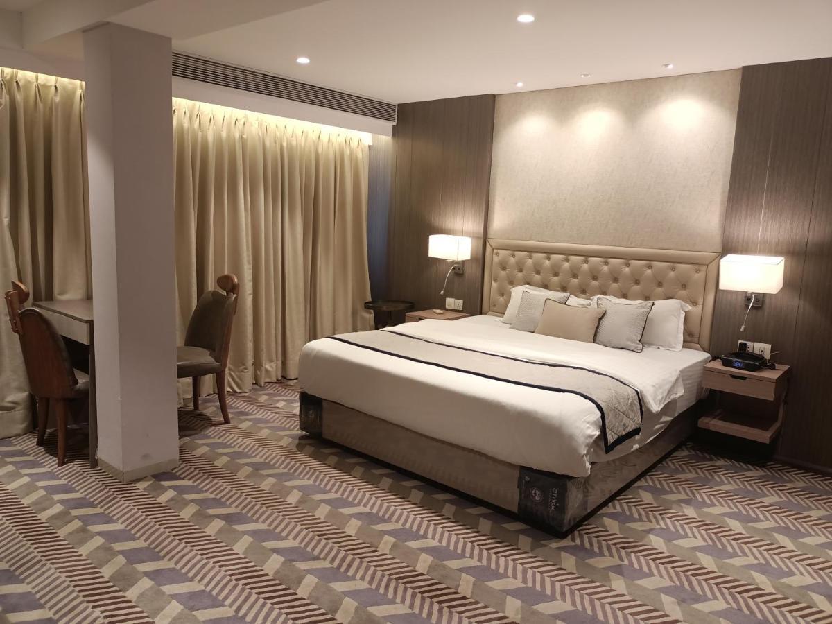 Hotel Highway Inn Andheri East Bombaim Exterior foto