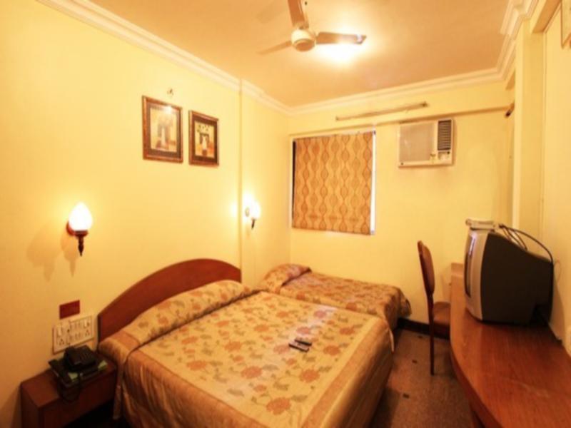 Hotel Highway Inn Andheri East Bombaim Exterior foto