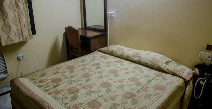 Hotel Highway Inn Andheri East Bombaim Exterior foto